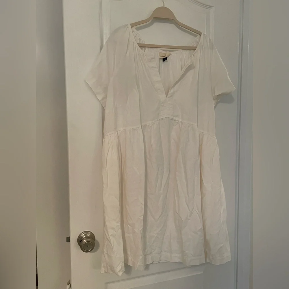 White Line Popover Dress - Picture 4 of 12